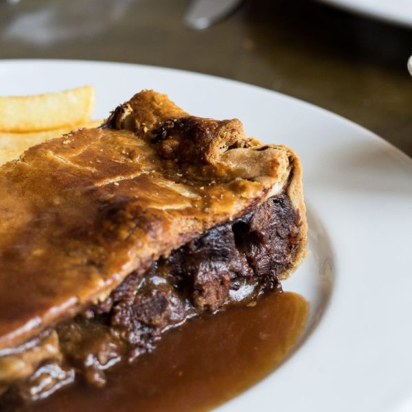 Kentish Mayde - Family Size- Steak & Kidney Pie