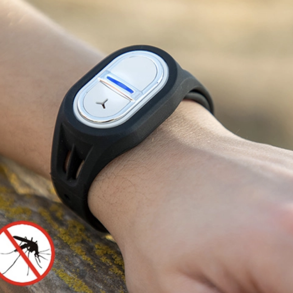 Banic Rechargeable Ultrasonic Mosquito Repellent Bracelet