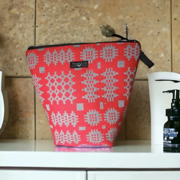 Mayan Aztec Design Wash Bags - red